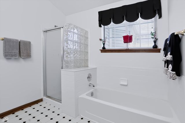 337 Stoneybrook Grove Drive, Greenwood, IN 46142