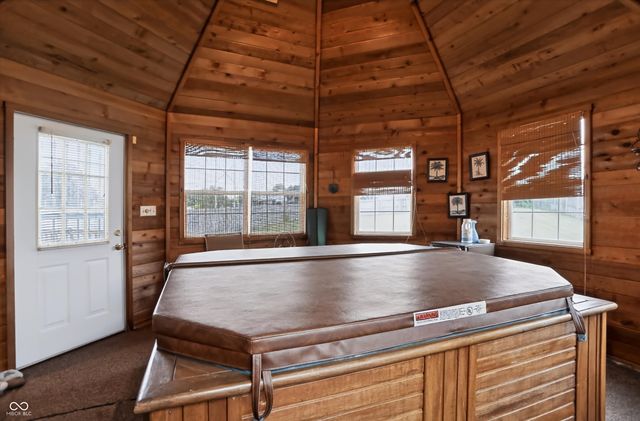 337 Stoneybrook Grove Drive, Greenwood, IN 46142