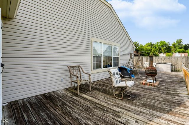 337 Stoneybrook Grove Drive, Greenwood, IN 46142