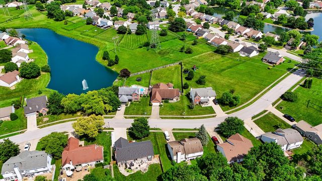 337 Stoneybrook Grove Drive, Greenwood, IN 46142