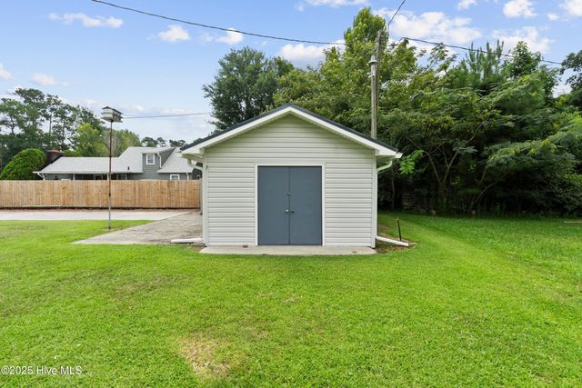 21 Sheridan Drive, Wilmington, NC 28401