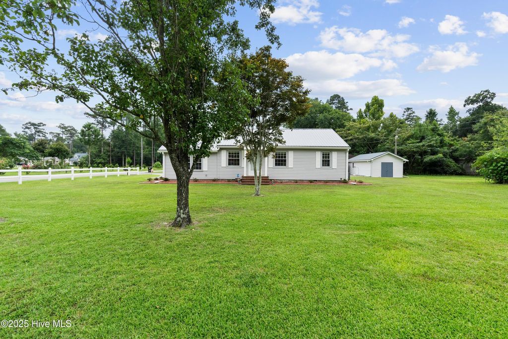 21 Sheridan Drive, Wilmington, NC 28401