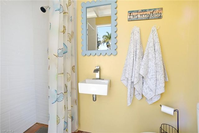 16857 Windcrest DR, Fort Myers, FL 33908