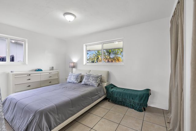 8781 NW 15th Street, Pembroke Pines, FL 33024