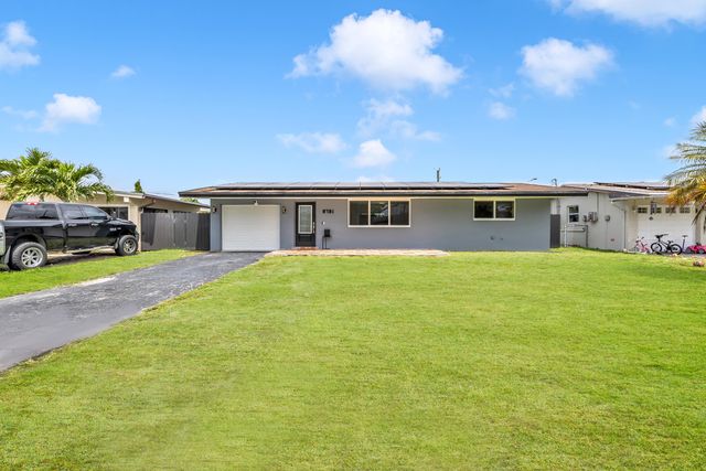 8781 NW 15th Street, Pembroke Pines, FL 33024