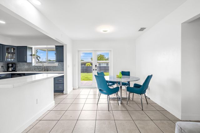 8781 NW 15th Street, Pembroke Pines, FL 33024