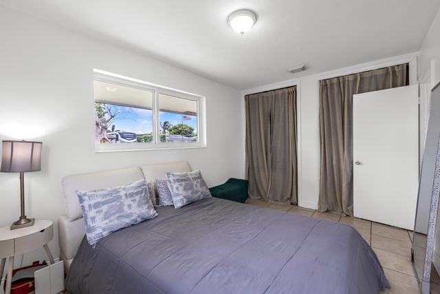 8781 NW 15th Street, Pembroke Pines, FL 33024