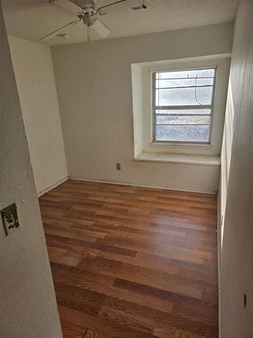 1800 David Terrace, Midwest City, OK 73141