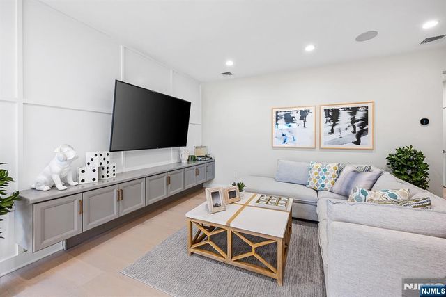 15 Muirfield, River Vale, NJ 07675