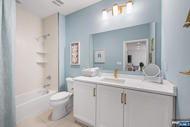 15 Muirfield, River Vale, NJ 07675