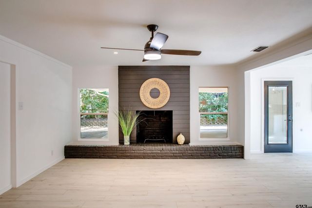 439 N Lone Star LN, Hideaway, TX 75771