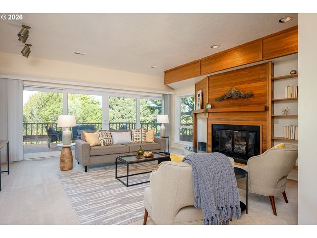 7007 Sw 33RD Pl, Portland, OR 97219
