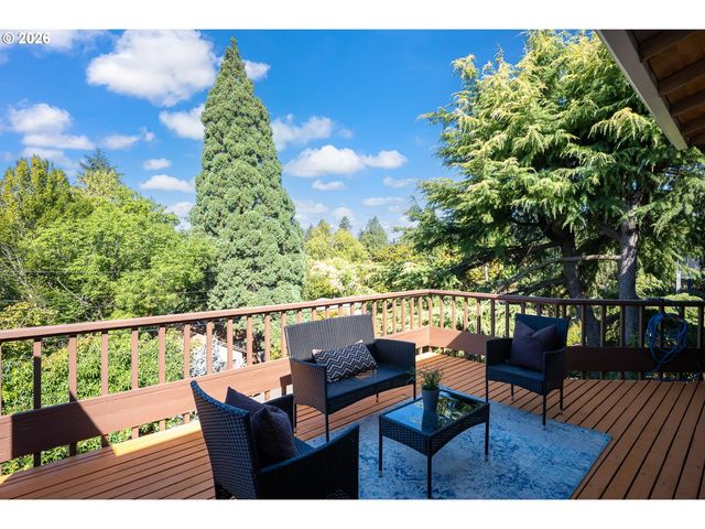 7007 Sw 33RD Pl, Portland, OR 97219