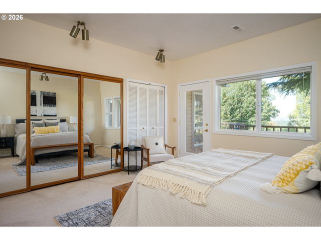 7007 Sw 33RD Pl, Portland, OR 97219