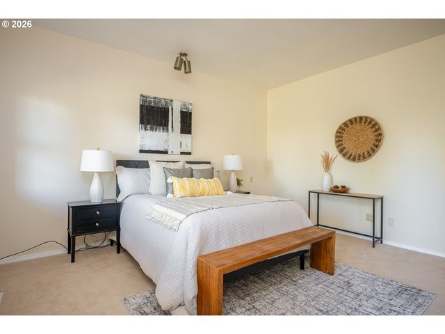7007 Sw 33RD Pl, Portland, OR 97219