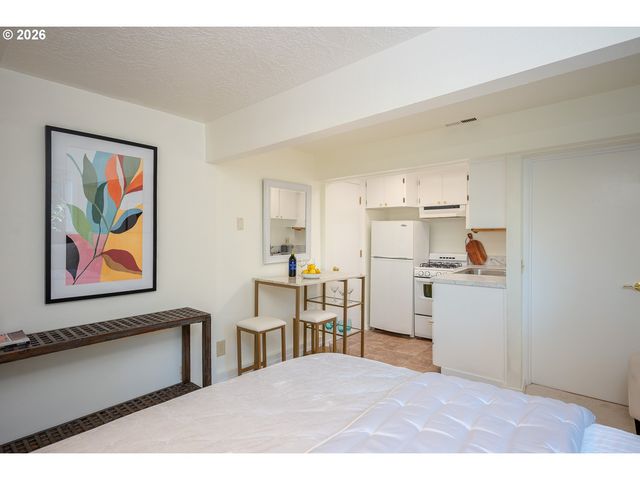 7007 Sw 33RD Pl, Portland, OR 97219