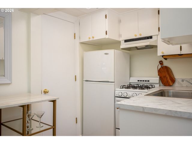 7007 Sw 33RD Pl, Portland, OR 97219