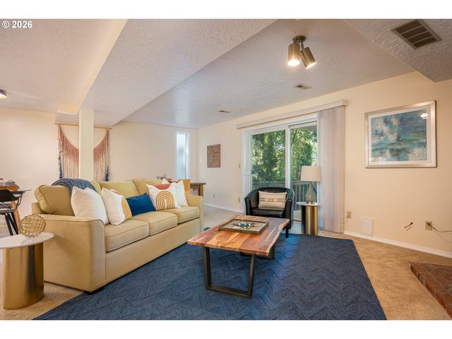 7007 Sw 33RD Pl, Portland, OR 97219