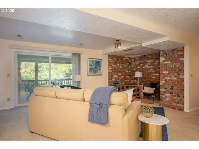 7007 Sw 33RD Pl, Portland, OR 97219
