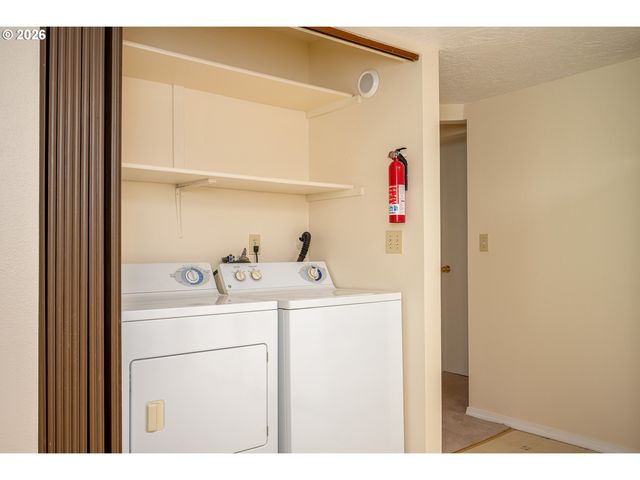 7007 Sw 33RD Pl, Portland, OR 97219