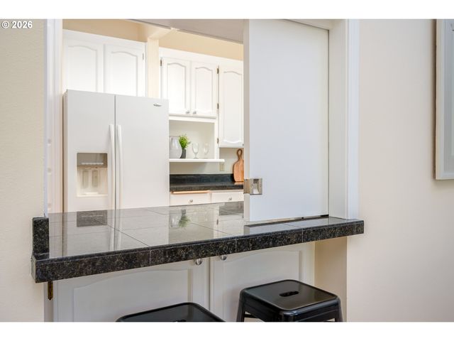7007 Sw 33RD Pl, Portland, OR 97219