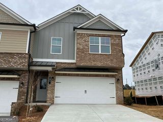 25 Creekside Commons Drive, Hoschton, GA 30548
