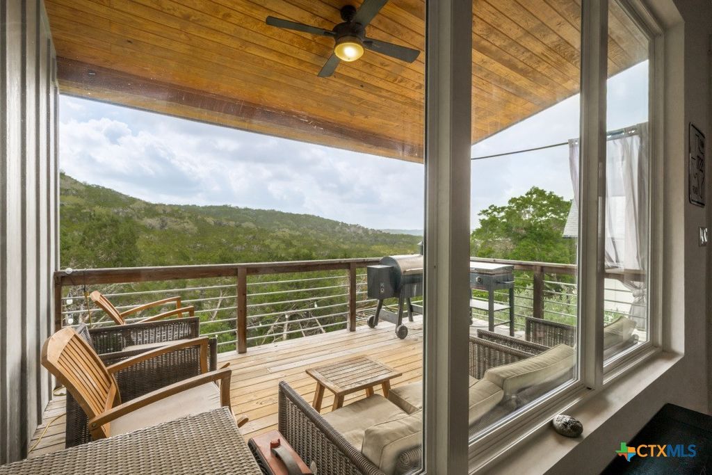 1722 Trail Pass Drive, Canyon Lake, TX 78133
