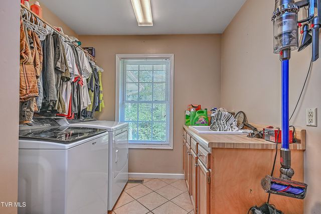 218 Jones Ridge Drive, Dryden, VA 24243
