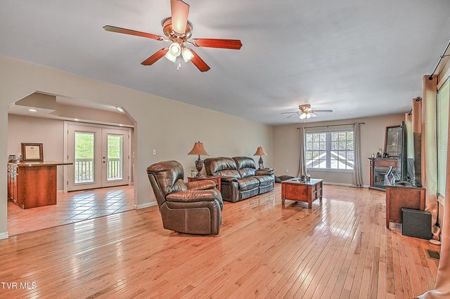 218 Jones Ridge Drive, Dryden, VA 24243