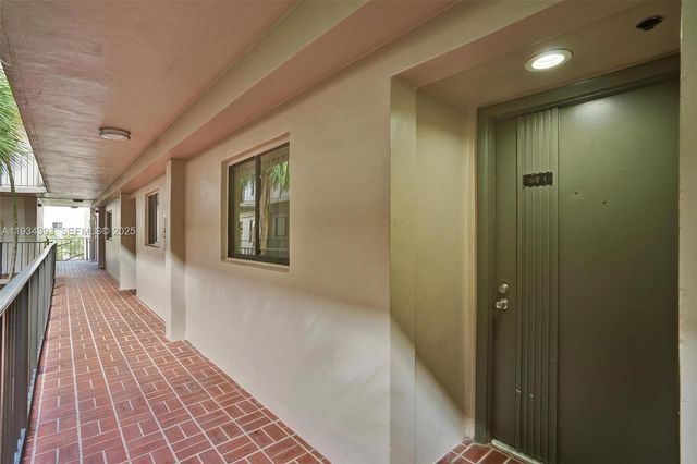 8540 SW 133rd Ave Rd 321, Miami, FL 33183