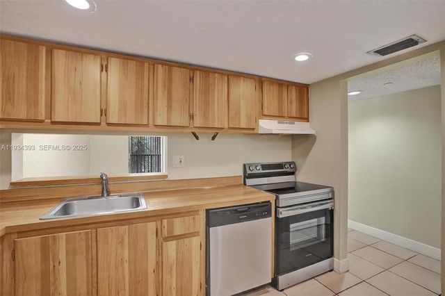 8540 SW 133rd Ave Rd 321, Miami, FL 33183