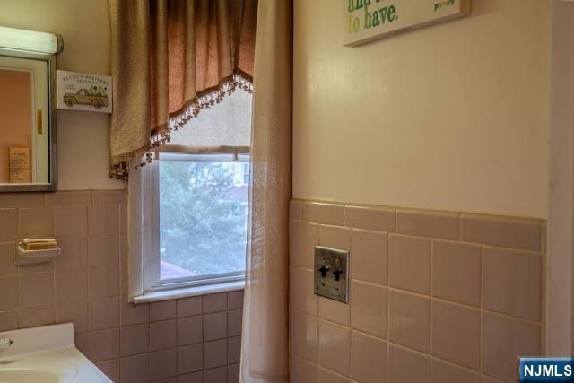 1170 Alicia Avenue, Teaneck, NJ 07666