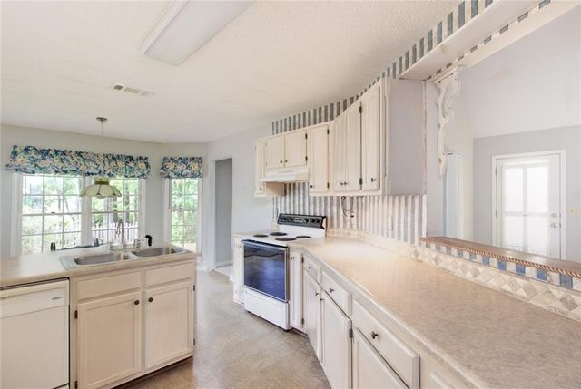 1097 Kearney Lane, Powder Springs, GA 30127