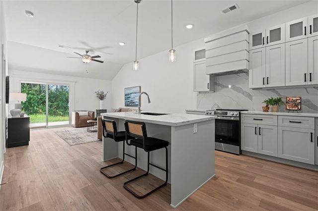 9310 N Lenox Avenue, Kansas City, MO 64154