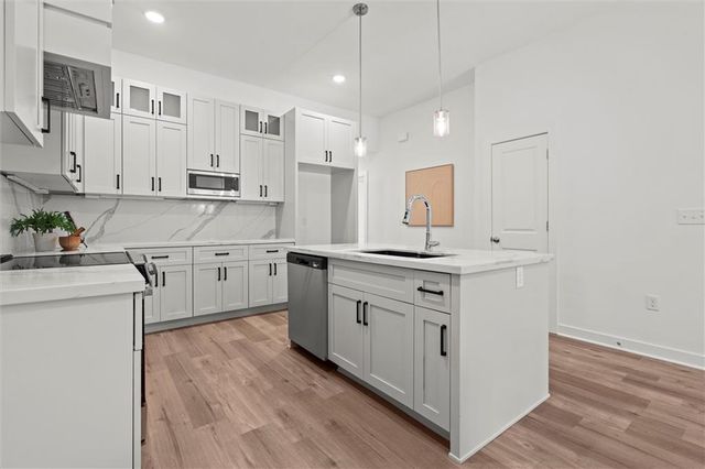 9310 N Lenox Avenue, Kansas City, MO 64154