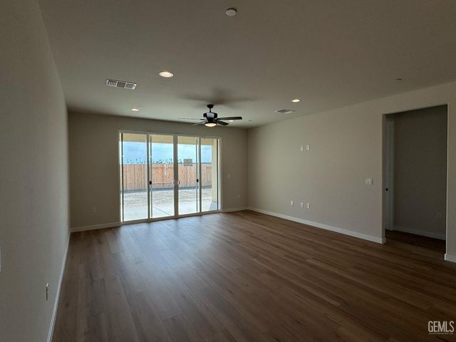 11215 Alcazar Avenue, Bakersfield, CA 93311