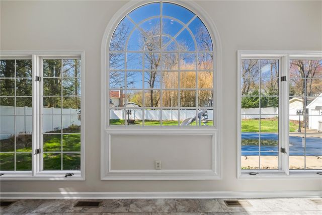 505 Westberry Dr, Allegheny Twp, PA 15068