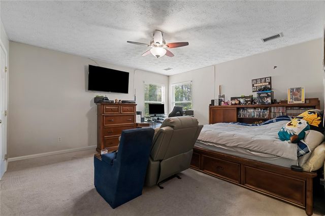 505 Westberry Dr, Allegheny Twp, PA 15068