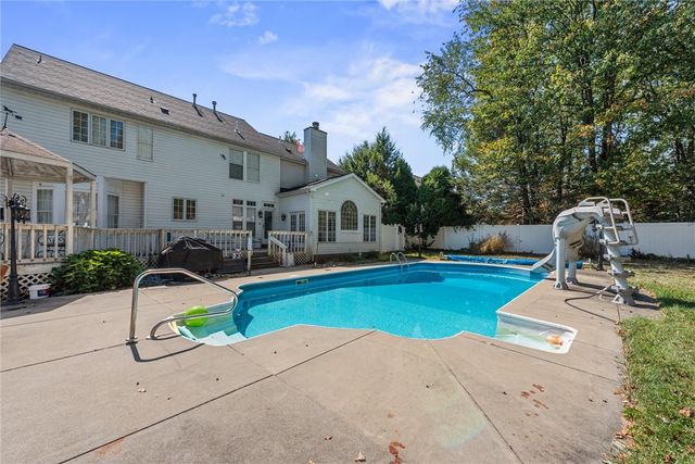 505 Westberry Dr, Allegheny Twp, PA 15068