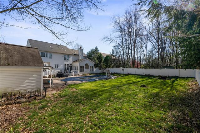 505 Westberry Dr, Allegheny Twp, PA 15068