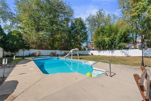 505 Westberry Dr, Allegheny Twp, PA 15068
