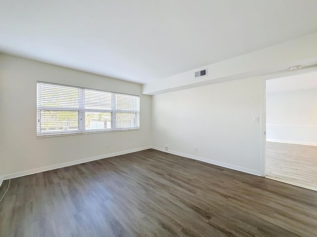 3121 NE 51st Street NE 102E, Fort Lauderdale, FL 33308