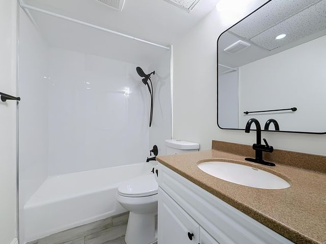 3121 NE 51st Street NE 102E, Fort Lauderdale, FL 33308