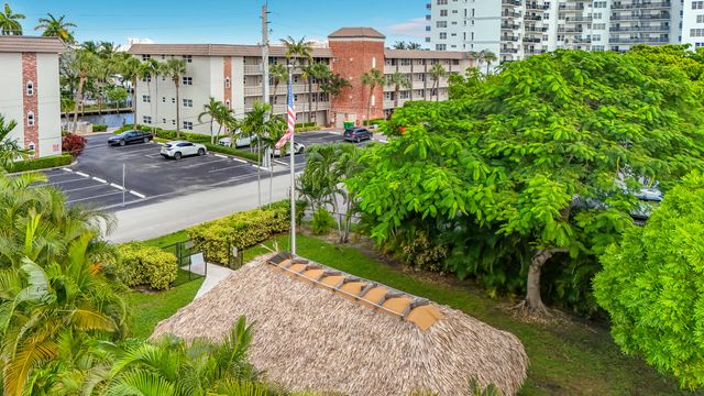 3121 NE 51st Street NE 102E, Fort Lauderdale, FL 33308