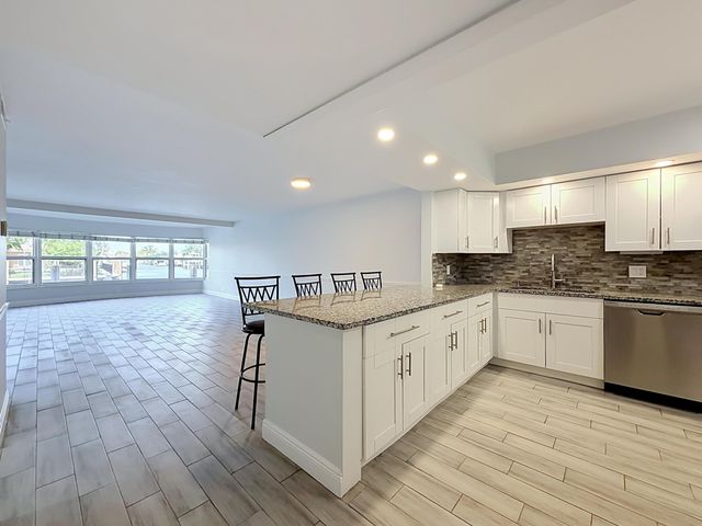 3121 NE 51st Street NE 102E, Fort Lauderdale, FL 33308