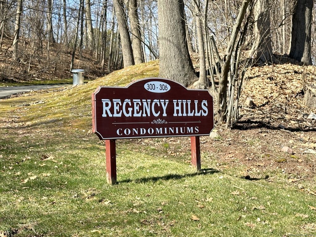 306 Pine Rock Avenue APT D4, Hamden, CT 06514