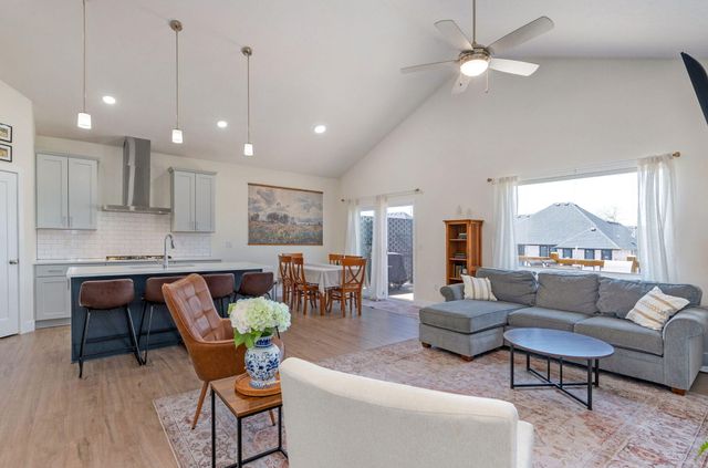 5480 E Cavalcade Lane, Springfield, MO 65802