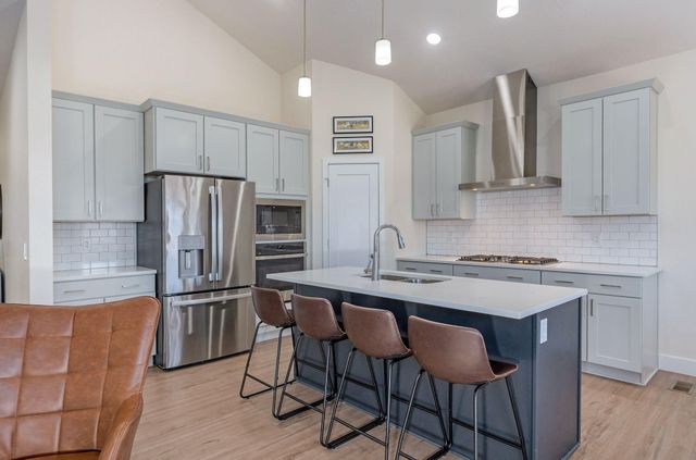 5480 E Cavalcade Lane, Springfield, MO 65802