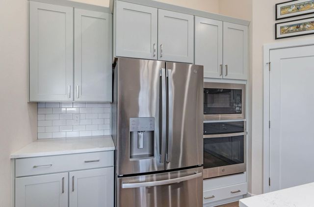 5480 E Cavalcade Lane, Springfield, MO 65802