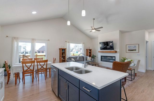 5480 E Cavalcade Lane, Springfield, MO 65802